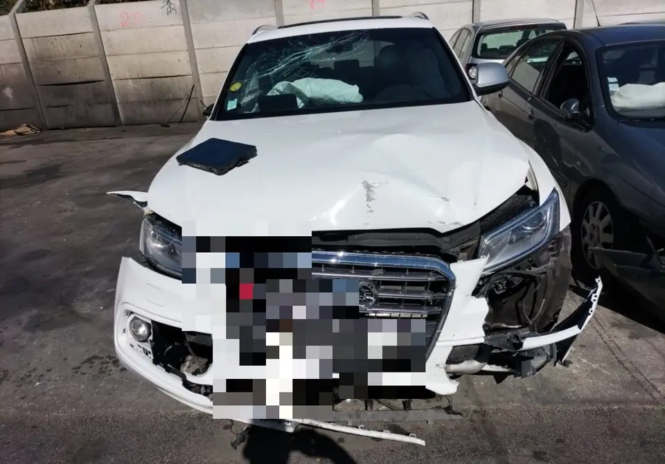 Audi SQ5 accidentée enlevée après rachat