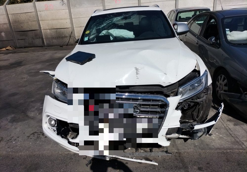 Audi SQ5 accidentée enlevée après rachat